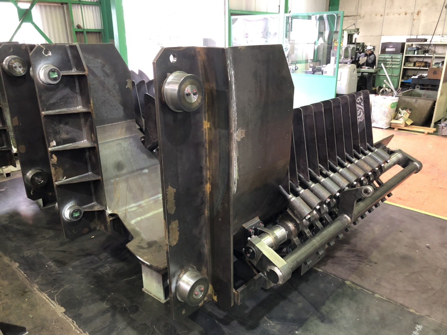 ダウンエンダー製作・製缶・機械加工・組立の写真2